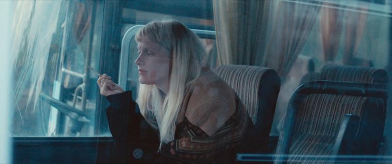 Laura Birn mängufilmis Viimased (2020) - Homeless Bob Production
